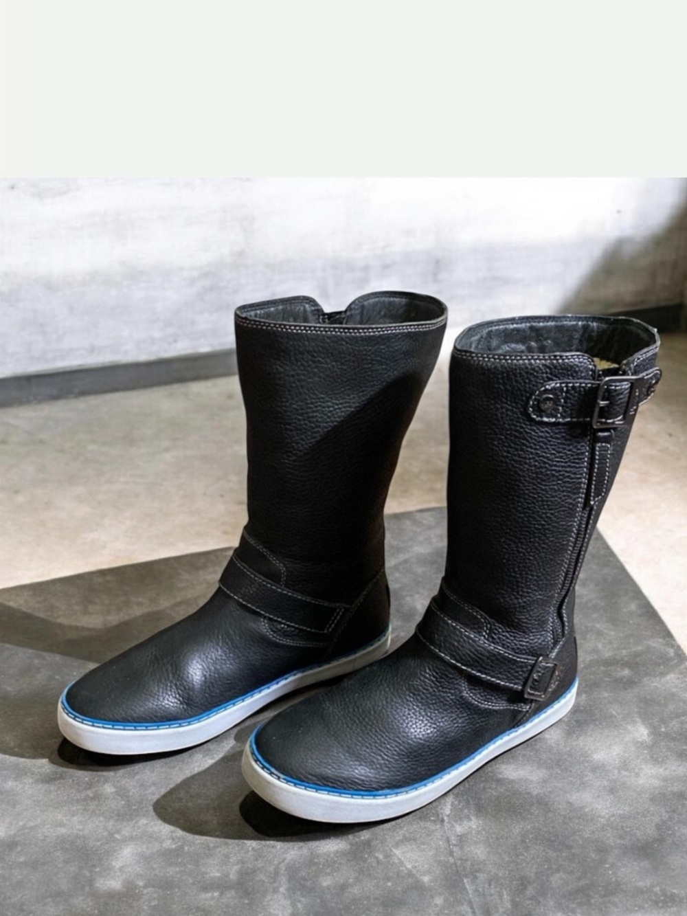 UGG Mid Calf Black Genuine Leather Water Proof Cozy Boots Size 9.5